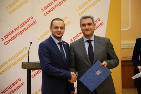 В Одессе наградили лучших сотрудников мэрии (фото)