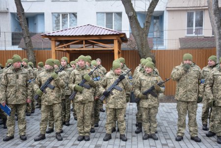 Резервисты территориальной обороны приняли присягу (фото)