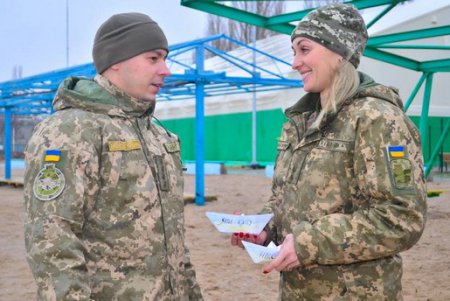 Бумажные кораблики пустили в Одессе в поддержку пленных моряков (фото)