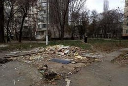 Улицы Одессы освобождают от стихийных киосков и элементов торговли (фото)