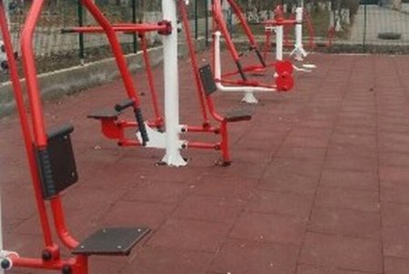 В Одессе отремонтировали пришкольный стадион (фото)