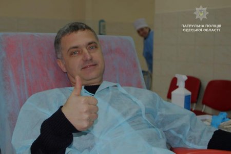 Право на жизнь: одесские полицейские сдали кровь для больных детей (фото)