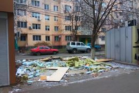 Одессу освобождают от стихийных торговых объектов (фото)