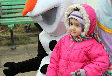 В Малиновском районе Одессы торжественно открыли елку (фото)