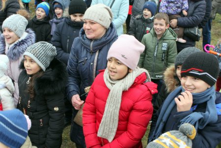 В Малиновском районе Одессы торжественно открыли елку (фото)