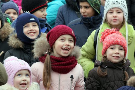 В Малиновском районе Одессы торжественно открыли елку (фото)