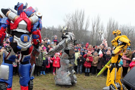 В Малиновском районе Одессы торжественно открыли елку (фото)