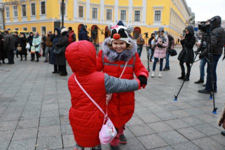В Одессе открыли арт-елку (фоторепортаж)