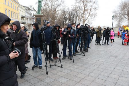 В Одессе открыли арт-елку (фоторепортаж)