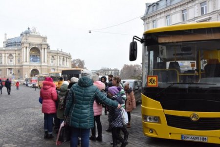 Дети участников АТО посетили новогодний концерт в Одесском оперном театре (фото)