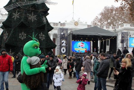 Красочный детский праздник в центре Одессы (фоторепортаж)