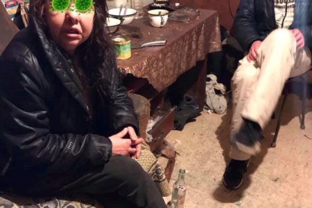 Грязь, вонь, болезни: полицейские спасли детей из очередной асоциальной семьи (фото) 