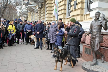 В Одессе владельцы собак и их питомцы провели акцию в поддержку строительства кинологического центра (фоторепортаж)