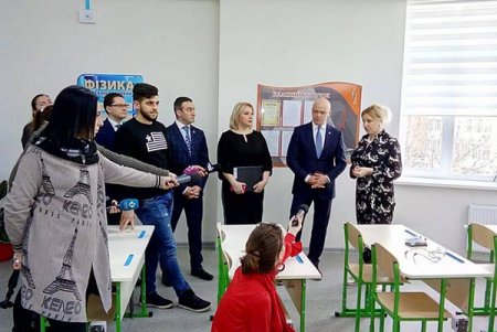 В Одессе создают школьные стадионы на европейском уровне, а в столовых – прививают культуру питания (фото)