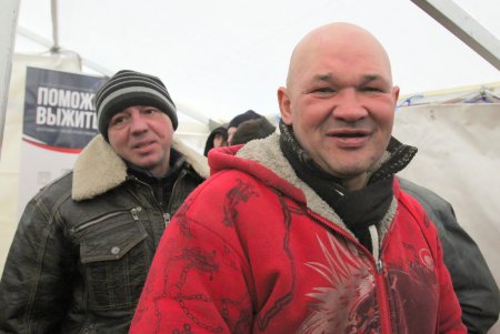 Пункт обогрева на Куликовом поле: горячий чай, еда и теплая одежда (фоторепортаж)