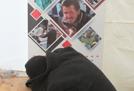 Пункт обогрева на Куликовом поле: горячий чай, еда и теплая одежда (фоторепортаж)