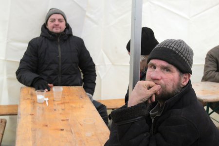 Пункт обогрева на Куликовом поле: горячий чай, еда и теплая одежда (фоторепортаж)