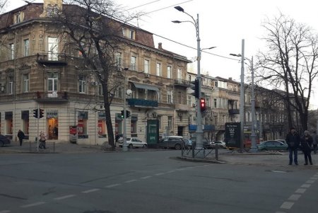 Обновленный светофор включили в центре Одессы