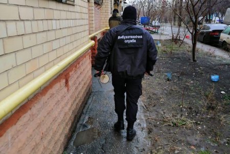 Полицейские ищут взрывчатку в одесской многоэтажке (фото, обновлено)