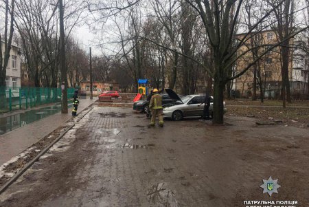 Осторожно, газ: на Черемушках у детского сада могло взорваться припаркованное авто