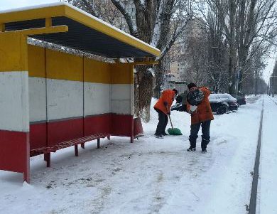 На улицах Одессы работает спецтехника (фото, видео)