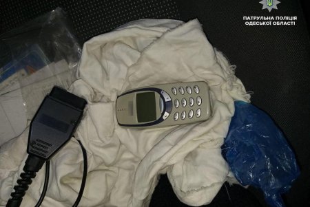Двое мужчин в Одессе пытались угнать внедорожник