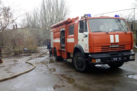 Одесские спасатели потушили пожар на заводе в Малиновском районе 