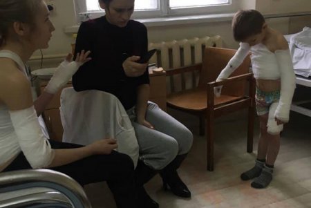 Обварились кипятком: в больнице водников спасают двоих детей (фото)