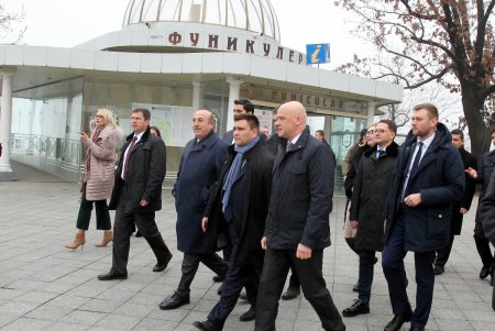 Главы МИД Украины и Турции вместе с Одесским городским головой посетили Стамбульский парк (фоторепортаж)