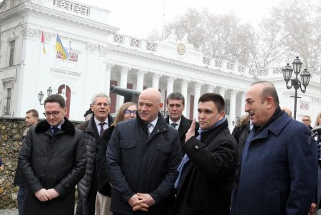 Главы МИД Украины и Турции вместе с Одесским городским головой посетили Стамбульский парк (фоторепортаж)