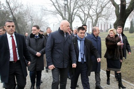 Главы МИД Украины и Турции вместе с Одесским городским головой посетили Стамбульский парк (фоторепортаж)