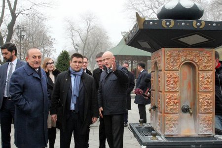 Главы МИД Украины и Турции вместе с Одесским городским головой посетили Стамбульский парк (фоторепортаж)