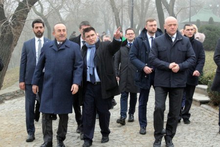 Главы МИД Украины и Турции вместе с Одесским городским головой посетили Стамбульский парк (фоторепортаж)
