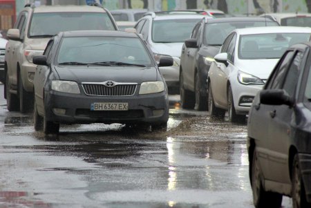 Ликвидация масштабной водопроводной аварии на Люстдорфской дороге (фоторепортаж)