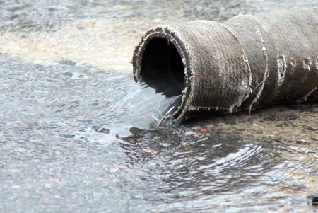 Ликвидация масштабной водопроводной аварии на Люстдорфской дороге (фоторепортаж)