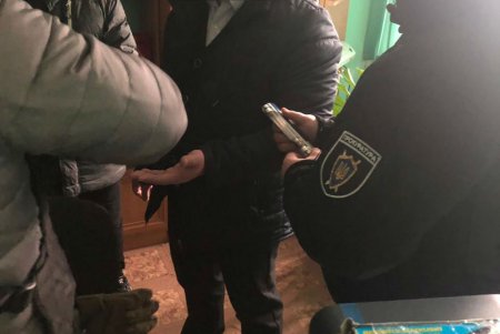 Сотрудник налоговой попался на взятке в Одессе