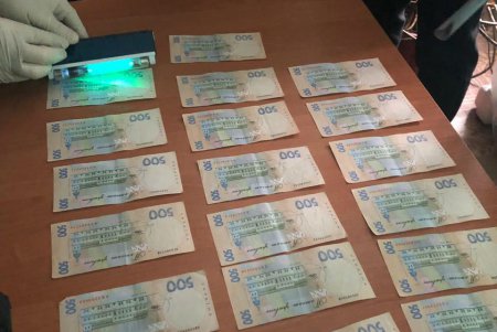 Сотрудник налоговой попался на взятке в Одессе