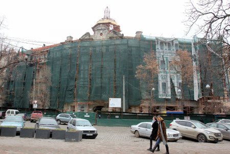 Реконструкция дома Руссова продолжается (фоторепортаж) 