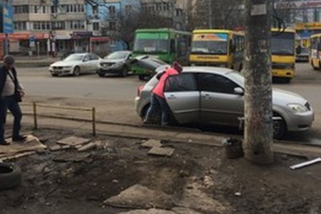 Незаконные торговые объекты убирают с улиц города