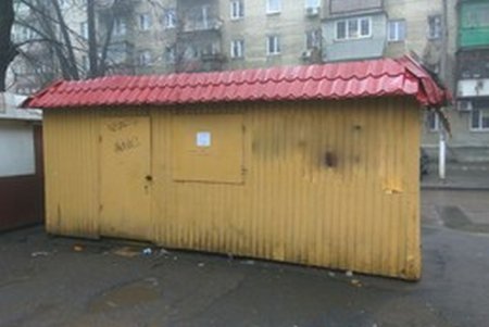 Незаконные торговые объекты убирают с улиц города