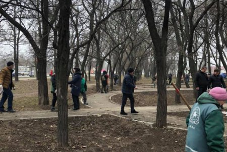 На месте будущего Болгарского сквера в Одессе прошел субботник (фото)