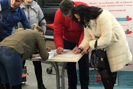 В День всех влюбленных в Одессе заново «поженились» восемь пар (фото) 