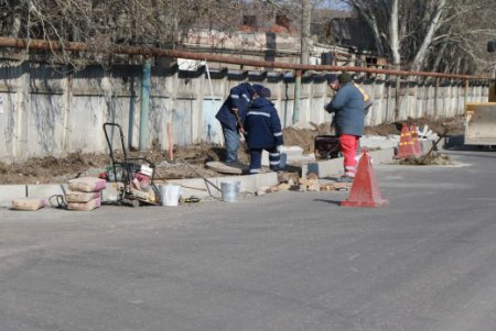 Капремонт дороги на улице Локомотивной завершат к лету (фото)