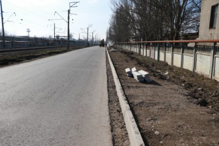 Капремонт дороги на улице Локомотивной завершат к лету (фото)