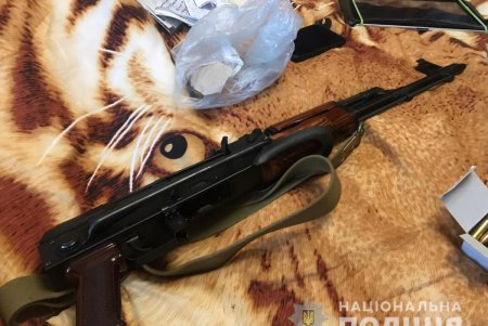 Вымогательство, грабежи, угрозы: в Одессе задержали членов преступной банды (фото, видео) 