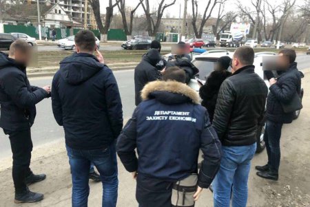 Преподаватель педагогического вуза задержан на взятке в 900 долларов (фото) 