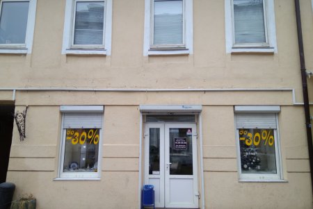 С улиц города убрали почти 100 незаконных рекламных вывесок