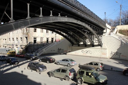 Власти обещают защитить мост Коцебу после атаки вандалов (фоторепортаж) 