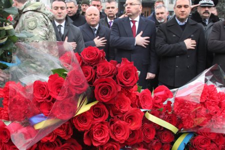 В Одессе почтили память героев Небесной Сотни (фоторепортаж)