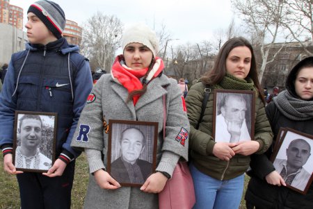 В Одессе почтили память героев Небесной Сотни (фоторепортаж)